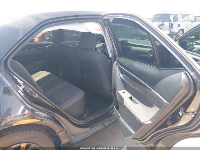 2018 TOYOTA COROLLA LE 8