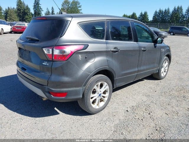 2017 FORD ESCAPE SE 4