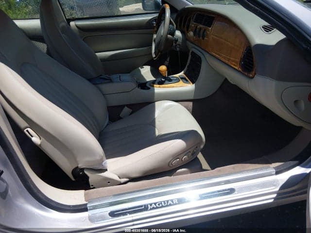 2000 JAGUAR XK8 5