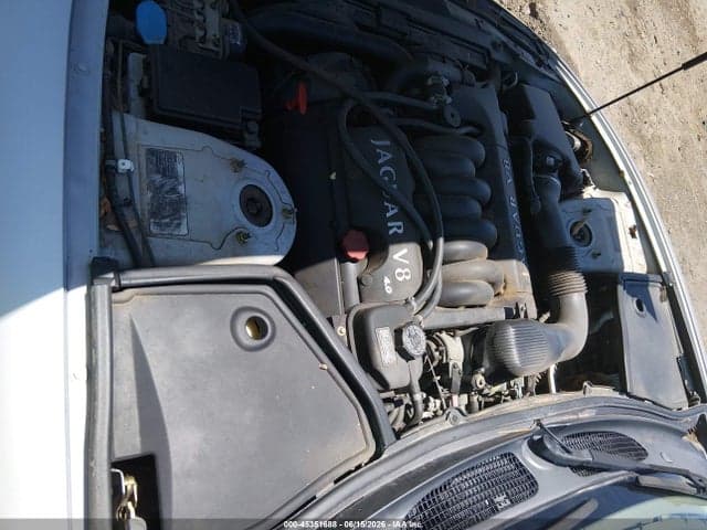 2000 JAGUAR XK8 10
