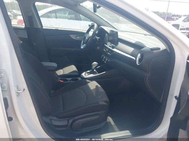 2024 KIA FORTE LXS 5