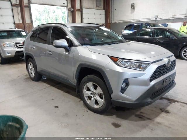 2021 TOYOTA RAV4 XLE 1