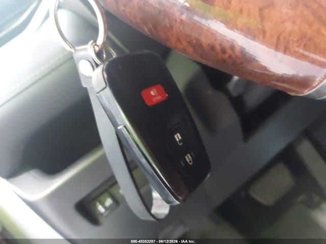 2021 TOYOTA RAV4 XLE 11