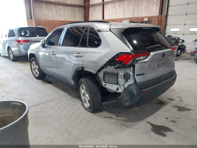 2021 TOYOTA RAV4 XLE 3