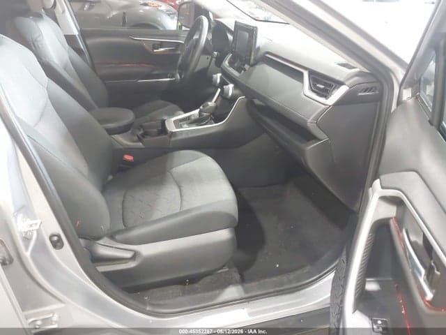 2021 TOYOTA RAV4 XLE 5