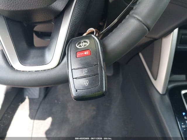 2024 TOYOTA COROLLA CROSS LE 11