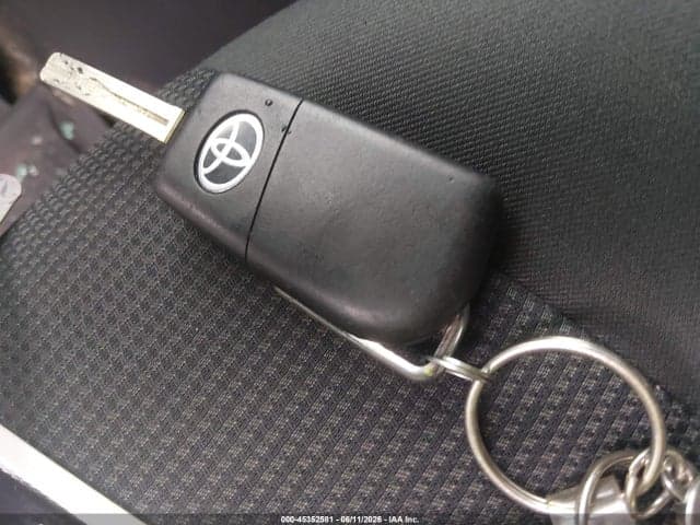 2019 TOYOTA RAV4 LE 11