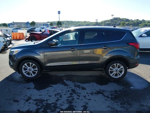 2019 FORD ESCAPE SE 14