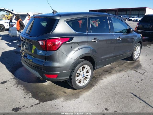 2019 FORD ESCAPE SE 4