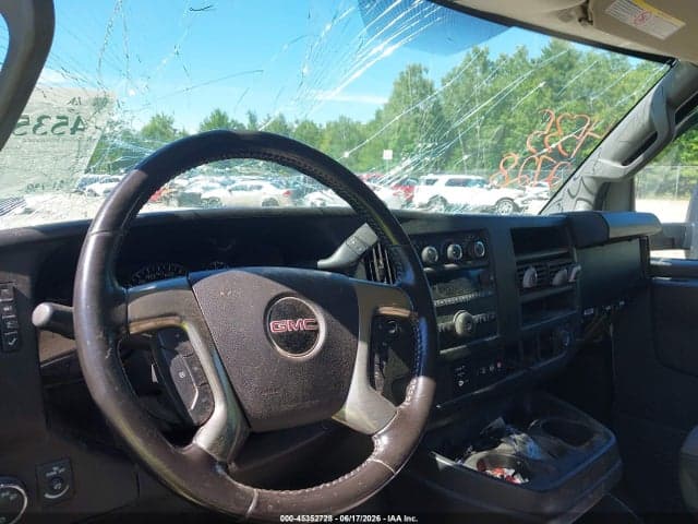 2017 GMC SAVANA CUTAWAY WORK VAN 2