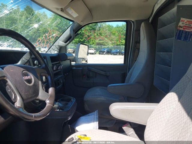 2017 GMC SAVANA CUTAWAY WORK VAN 3