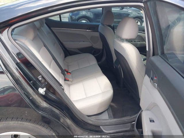 2018 HYUNDAI ELANTRA SE 8