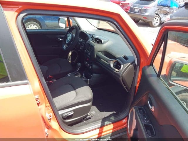 2017 JEEP RENEGADE LATITUDE FWD 5