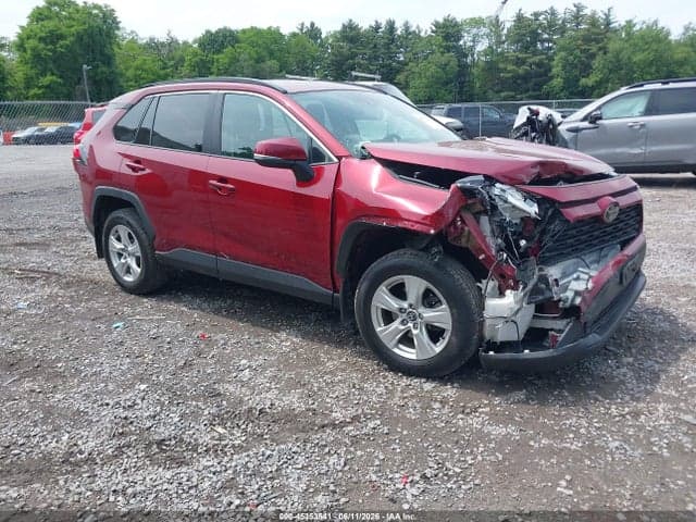 2021 TOYOTA RAV4 XLE 1