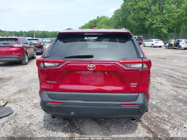 2021 TOYOTA RAV4 XLE 16