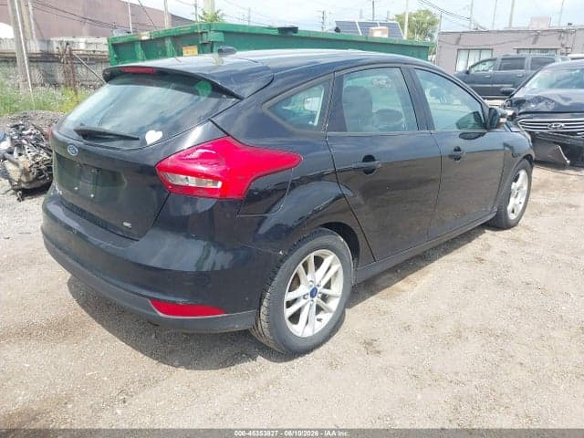 2017 FORD FOCUS SE 4