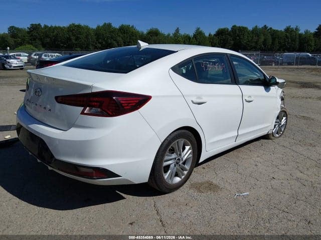 2020 HYUNDAI ELANTRA SEL 4