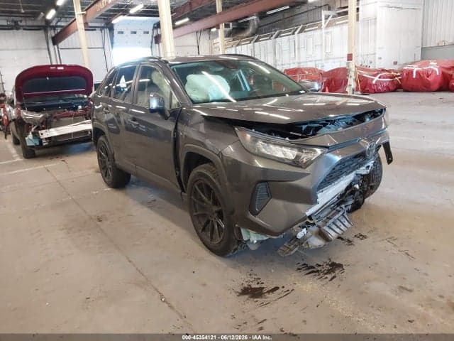2019 TOYOTA RAV4 LE 1