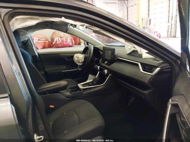 2019 TOYOTA RAV4 LE 5