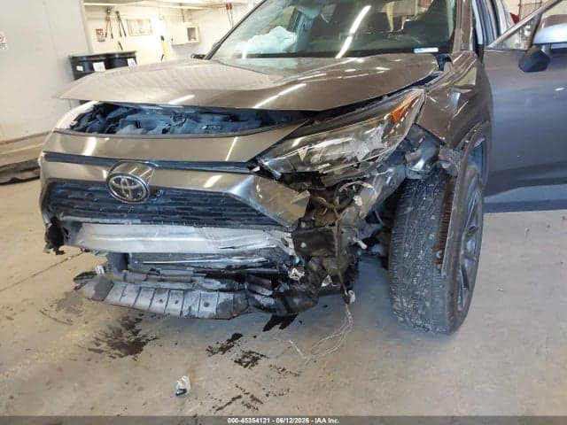 2019 TOYOTA RAV4 LE 6