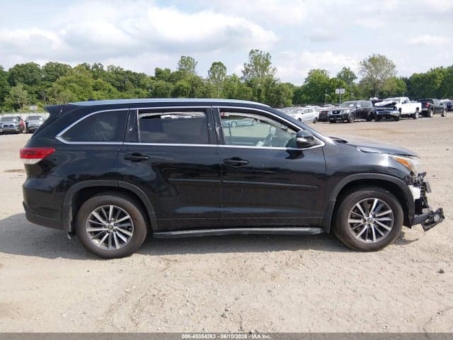 2018 TOYOTA HIGHLANDER XLE 13