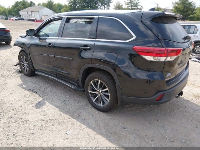 2018 TOYOTA HIGHLANDER XLE 3