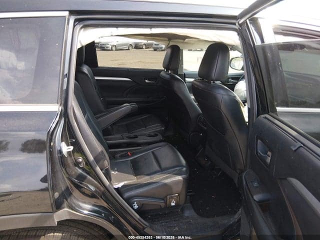 2018 TOYOTA HIGHLANDER XLE 8