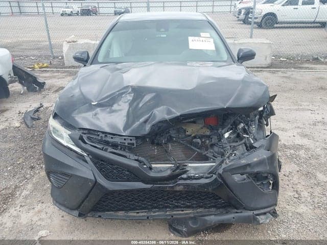 2019 TOYOTA CAMRY SE 12