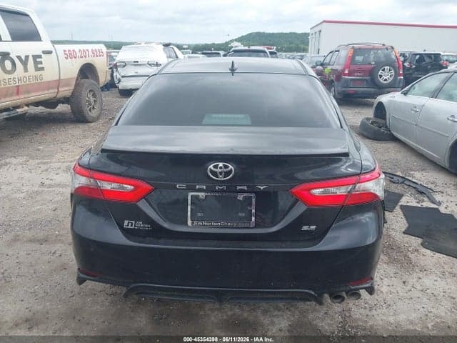 2019 TOYOTA CAMRY SE 16