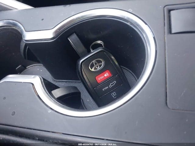 2024 TOYOTA HIGHLANDER XLE 11
