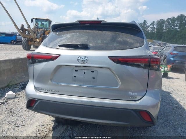 2024 TOYOTA HIGHLANDER XLE 16