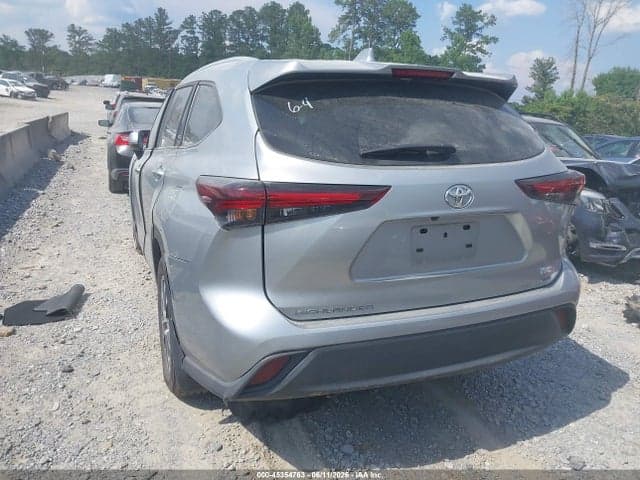 2024 TOYOTA HIGHLANDER XLE 3