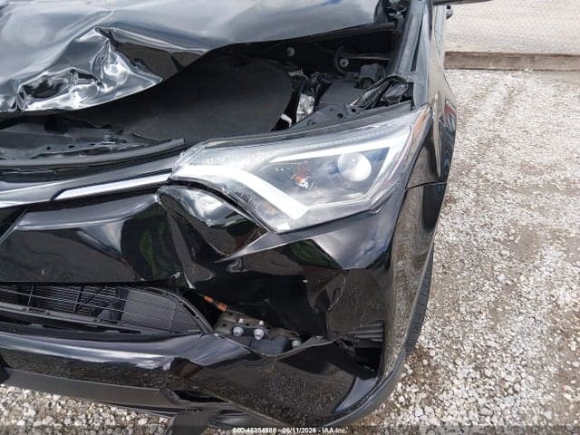 2018 TOYOTA RAV4 LE 5