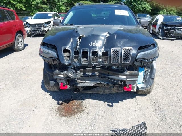 2019 JEEP CHEROKEE TRAILHAWK 4X4 6