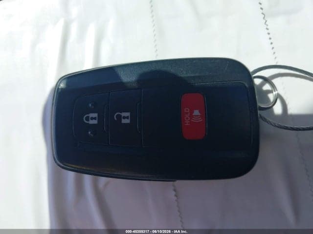 2018 TOYOTA PRIUS THREE 11