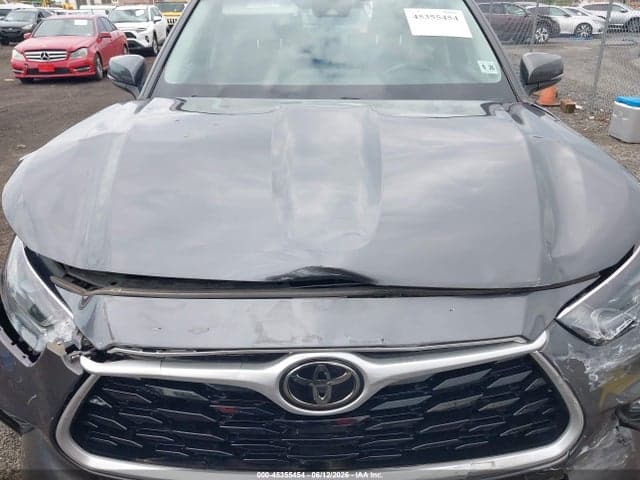 2021 TOYOTA HIGHLANDER XLE 10