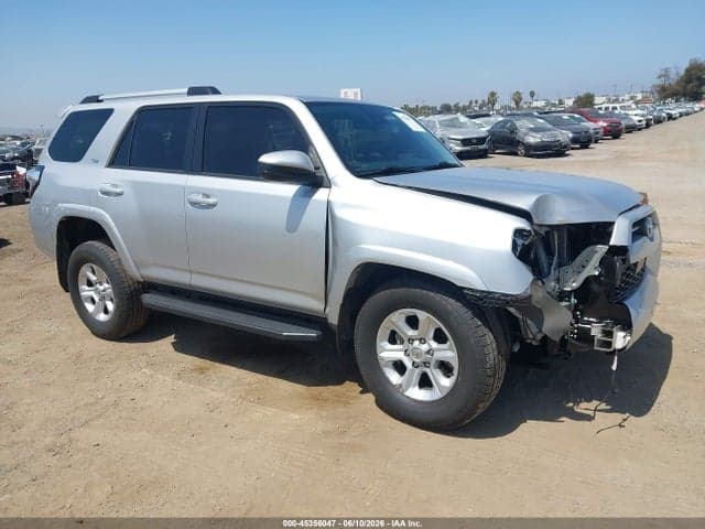 2022 TOYOTA 4RUNNER SR5 1