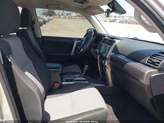 2022 TOYOTA 4RUNNER SR5 5