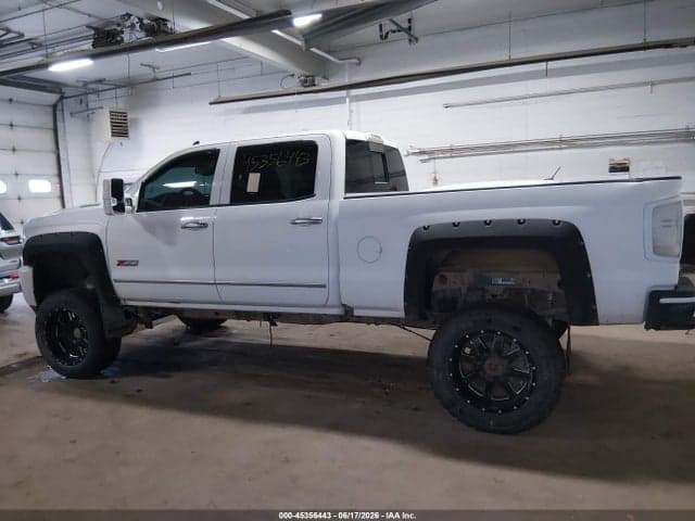 2017 CHEVROLET SILVERADO 2500HD LT 17
