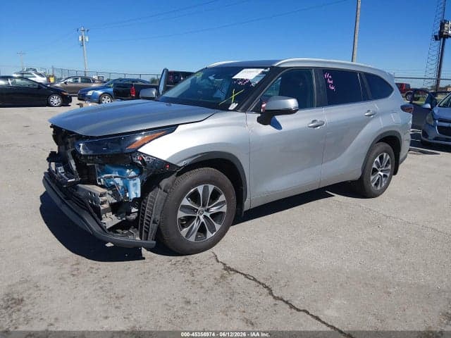 2024 TOYOTA HIGHLANDER XLE 2