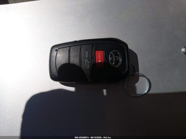2024 TOYOTA HIGHLANDER XLE 11