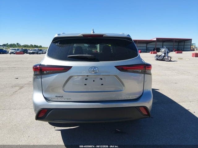 2024 TOYOTA HIGHLANDER XLE 17