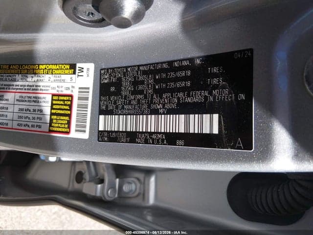 2024 TOYOTA HIGHLANDER XLE 9