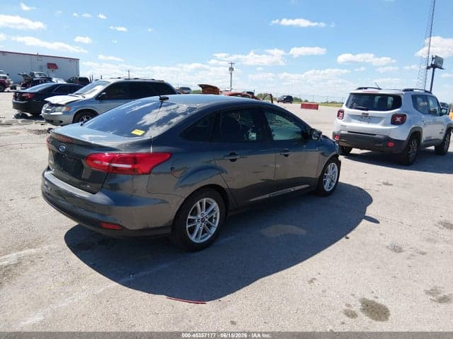 2017 FORD FOCUS SE 4