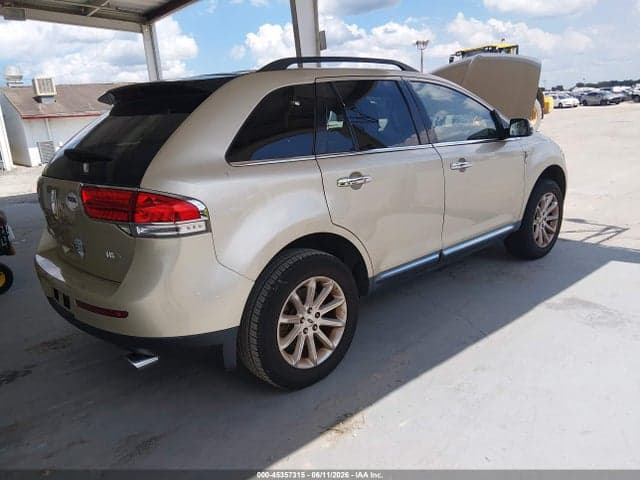 2011 LINCOLN MKX 4
