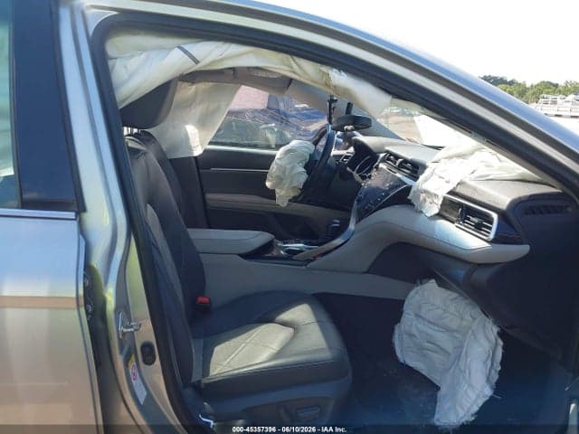 2018 TOYOTA CAMRY XLE 5