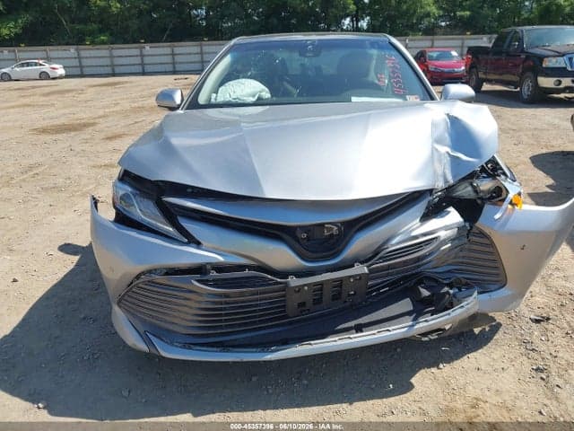 2018 TOYOTA CAMRY XLE 6