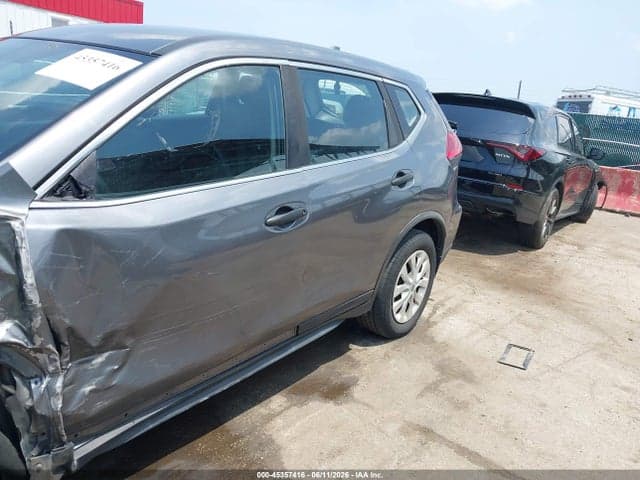 2017 NISSAN ROGUE S 18