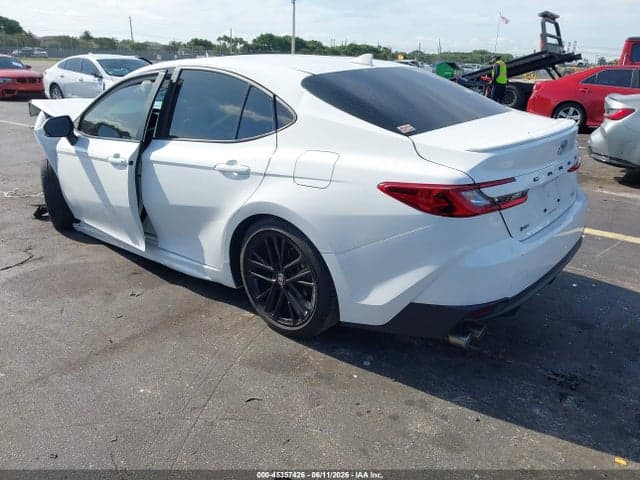 2025 TOYOTA CAMRY SE 3