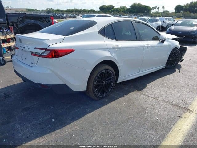 2025 TOYOTA CAMRY SE 4